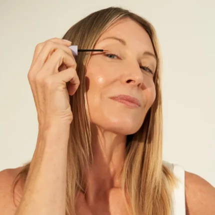 Eyelash Enhancing Serum 03